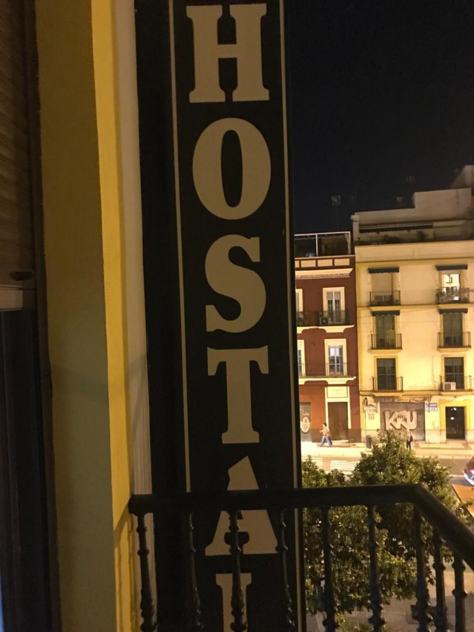 Hostal Puerta Carmona Seville Exterior photo