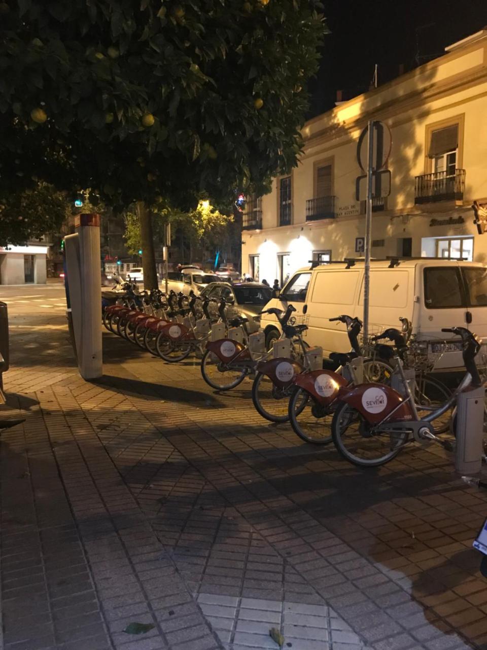 Hostal Puerta Carmona Seville Exterior photo